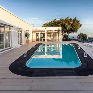https://luxury-villa-el-marques.puertodelcarmen-hotels.org
